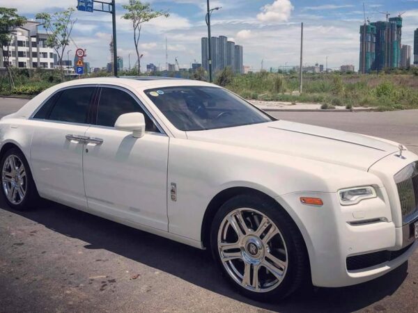 Cho Thuê Xe Roll Royce Ghost