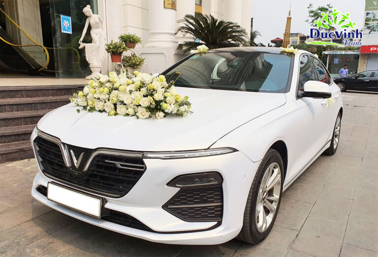 Cho thuê xe Vinfast Lux A 2.0 màu trắng
