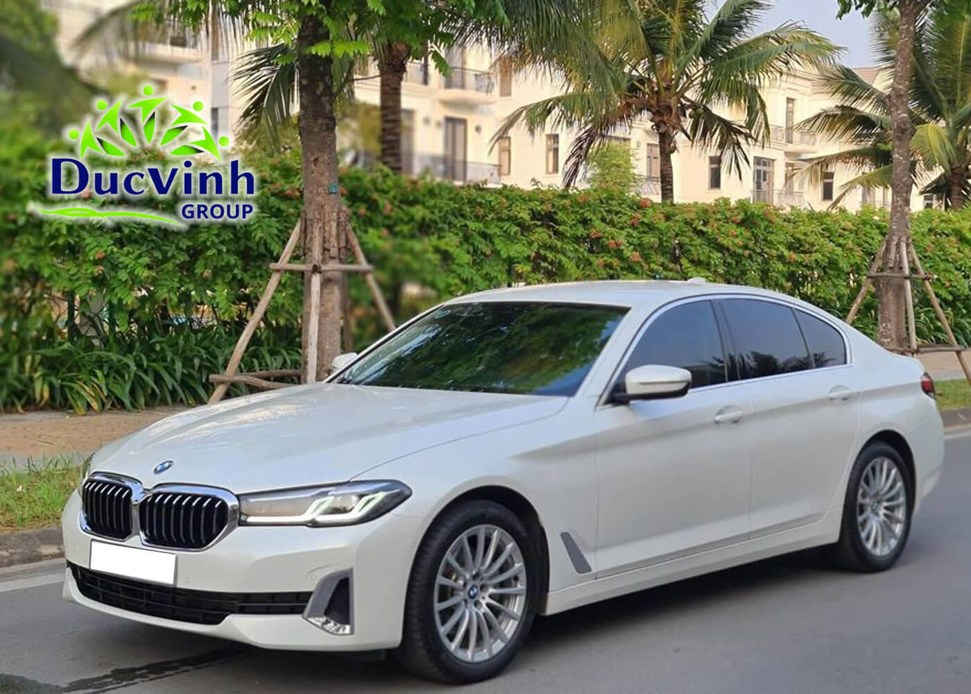Cho thuê xe BMW 523i