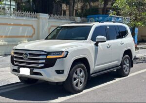 Cho Thuê Xe Toyota Land Cruiser LC300 Hạng Sang