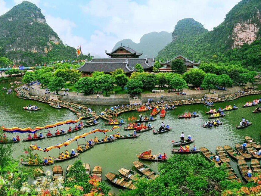 Dịch vụ cho thuê xe 16 chỗ đi chùa Hương