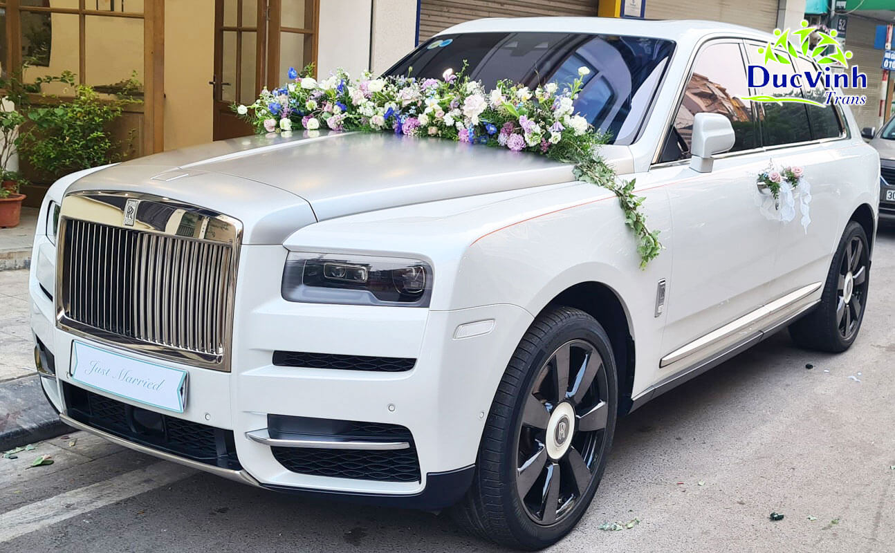 Cho thuê xe cưới Rolls Royce Cullinan siêu sang