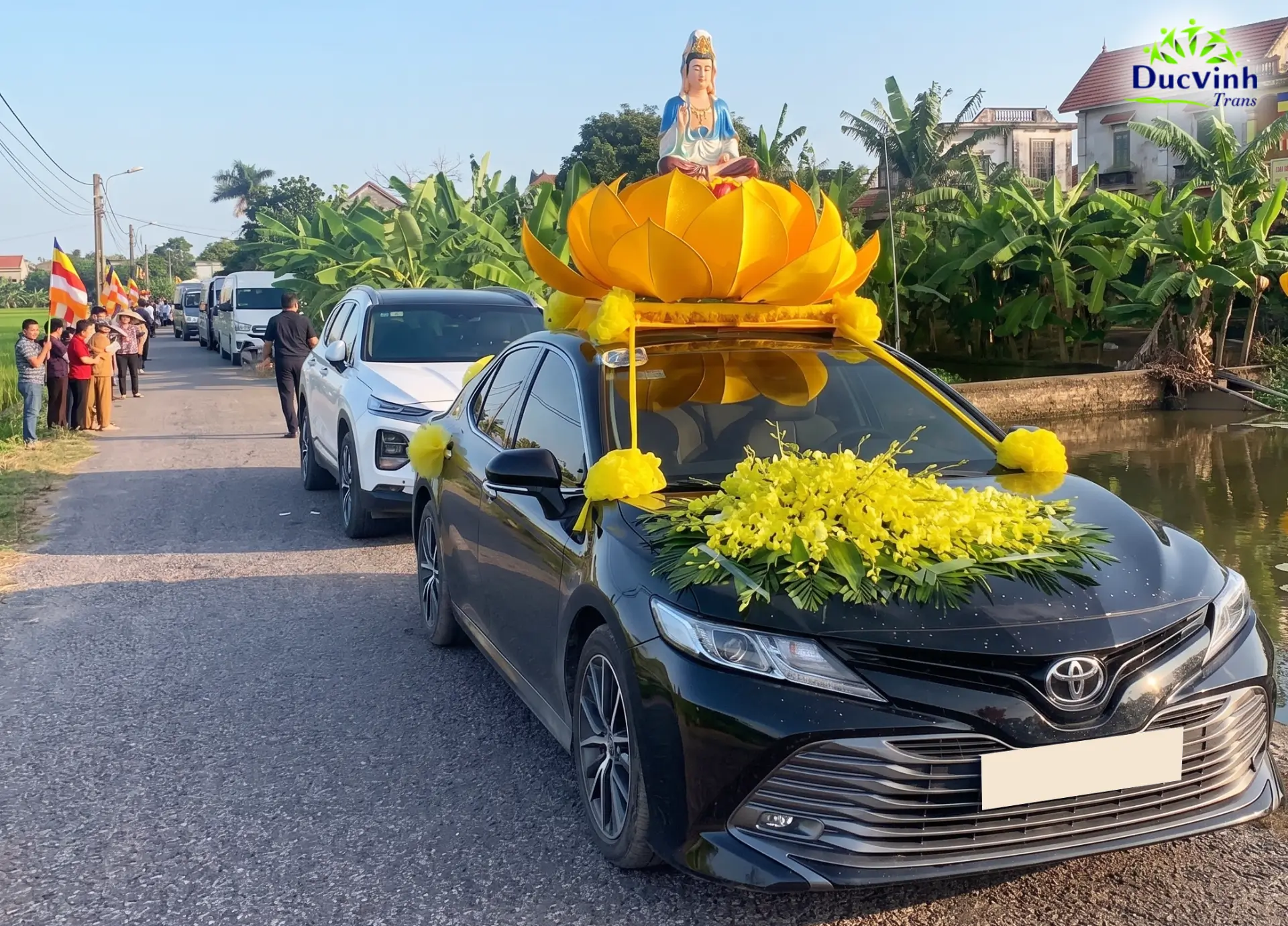 Cho Thuê Xe Toyota Camry Rước Phật